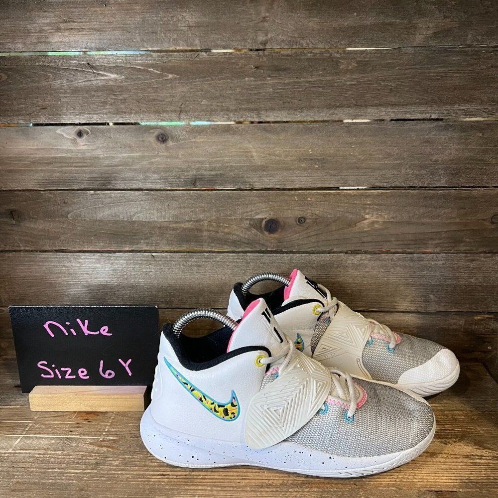 Childrens Big Kids Nike Kyrie Flytrap 3 South‎ Beach Shoes Basketball Size 6 Y